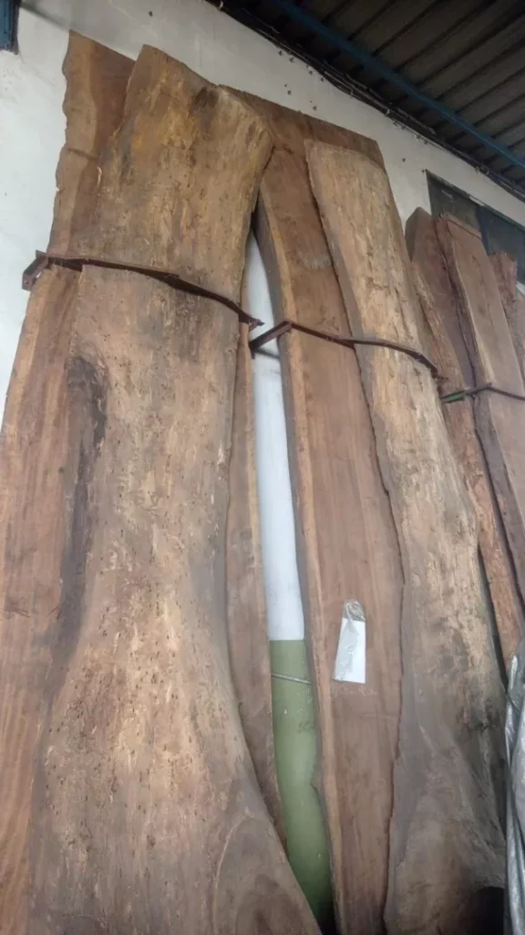 ornamen kayu